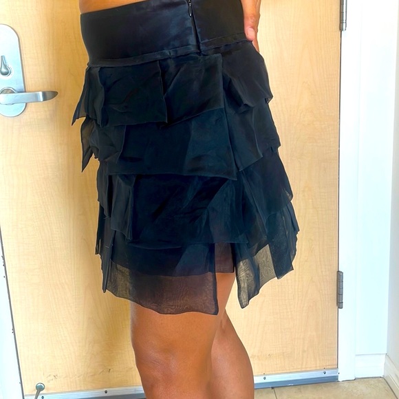 BCBG Maxazria Well Made 4 tier Silk Skirt with Satin Waist & Hidden Zipper - Picture 2 of 6